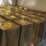 مداهمة معصرة في إربد وضبط 100 تنكة زيت زيتون مغشوش