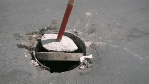 بلدية الزرقاء تتحرك قانونياً ضد المتورطين بسرقة المناهل