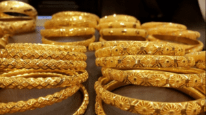 انخفاض أسعار الذهب محليا إلى 100.40 دينارا للغرام