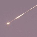 إطلاق صواريخ إيرانية باتجاه إسرائيل .. ودوي انفجارات في حيفا والجليل