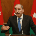 الصفدي: طاقم السفارة الأردنية في طهران عاد لأرض المملكة