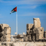 رفع العلم في محافظات المملكة كافة احتفالاً بيومه الوطني