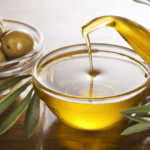 بعد موسم ضغيف وغلاء أسعاره .. ماذا ينتظر زيت الزيتون العام الحالي؟