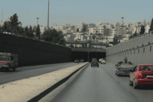 إغلاق نفق صويلح لإعادة تأهيل إنارته .. وتحويلات مرورية