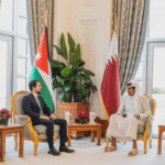 ولي العهد يلتقي أمير قطر ويؤكد تضامنه مع دول الخليج ويدعو لتهدئة شاملة