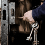 العدل: 163 عقوبة بديلة عن الحبس في آذار