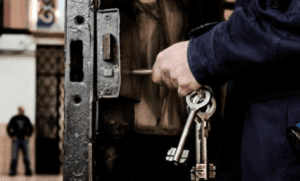 العدل: 163 عقوبة بديلة عن الحبس في آذار