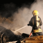 الدفاع المدني يخمد حريقاً شب داخل مصنع إطارات في المفرق