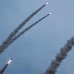 إطلاق صواريخ لبنانية باتجاه اسرائيل وصفارات الإنذار تدوي