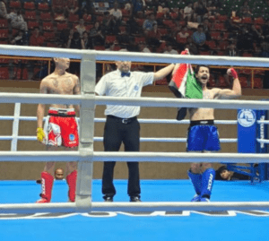 رفضًا لمواجهة إسرائيلي .. الأردني الرمحي ينسحب من نصف نهائي العالم للكيك بوكسينغ