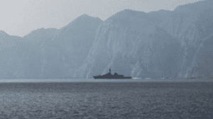 إيران: القيود الأميركية على السفن في هرمز تصل لدرجة القرصنة