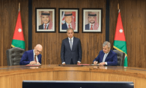 حسان يشهد توقيع أول اتفاقية استثمار لإنتاج الأمونيا الخضراء في الأردن