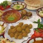 شبح الاغلاق يطارد المطاعم الشعبية وخسائرها بالملايين