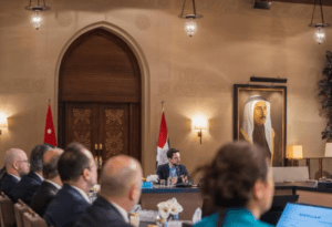 ولي العهد يؤكد أهمية توظيف الحلول التكنولوجية لمعالجة الازدحامات المرورية