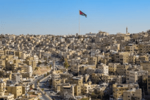 أجواء دافئة الخميس وانخفاض ملموس على الحرارة الجمعة
