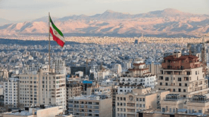 إيران: الدبلوماسية والدفاع لا ينفصلان وسنتصدى للعقوبات الأميركية