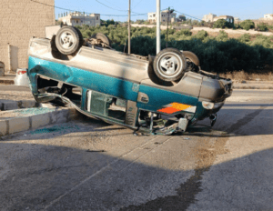 إصابة 9 طلاب بانقلاب حافلة خلال توجههم لمدرستهم في بني كنانة