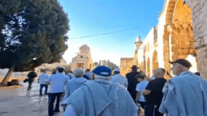 اقتحامات للأقصى وطقوس تلمودية .. نتنياهو يشارك بصلوات عشية “يوم الغفران”