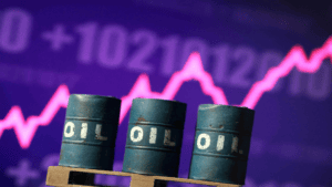 النفط يتخطى الـ100 دولار بعد تبادل الضربات الأميركية الإيرانية في “هرمز”